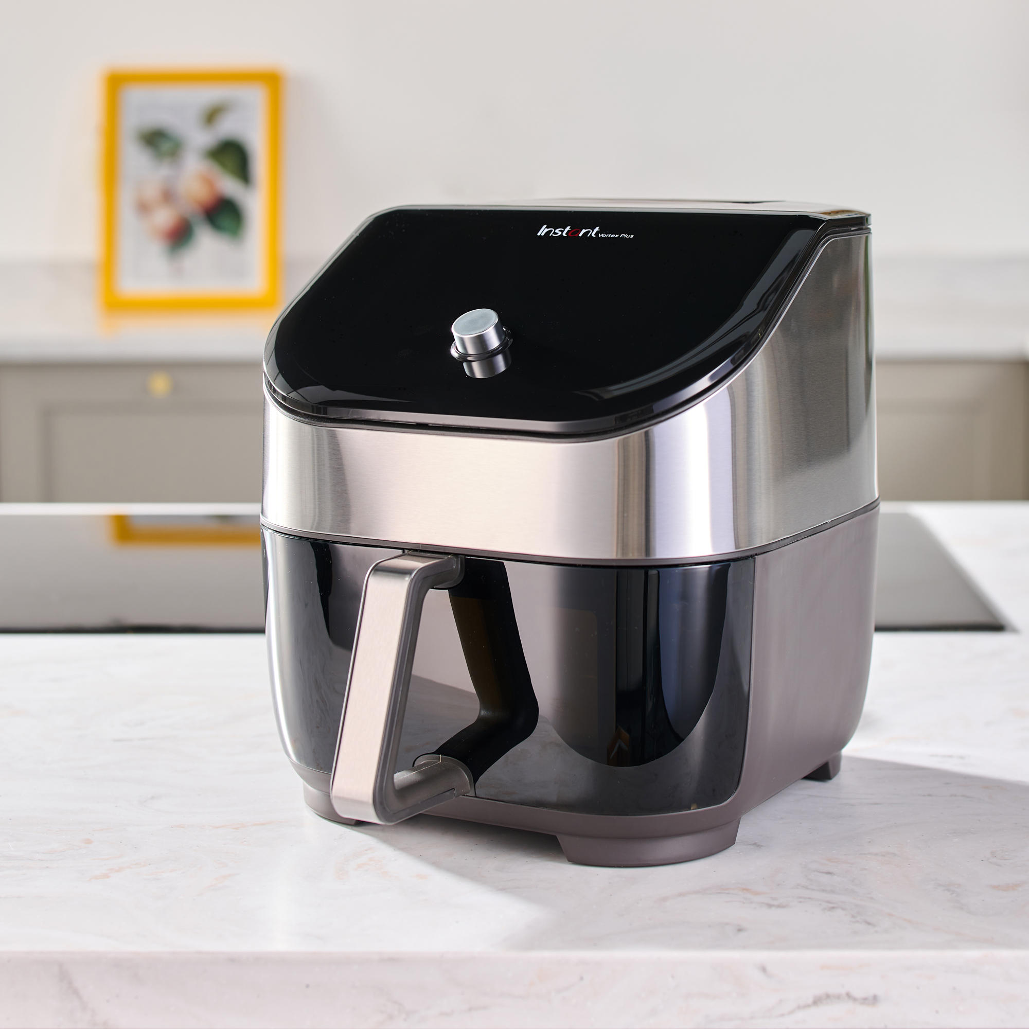 Image of Instant Vortex 6 in 1 on countertop